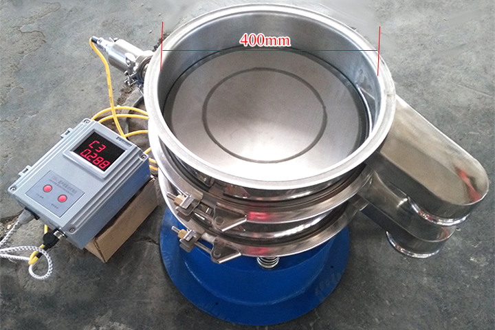 小型振動篩采用彈跳球為清網(wǎng)裝置,清網(wǎng)效果好。