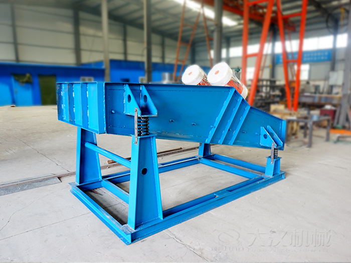 大型振動篩主要是用來篩分煤礦，礦石一些大型的篩分場地中。